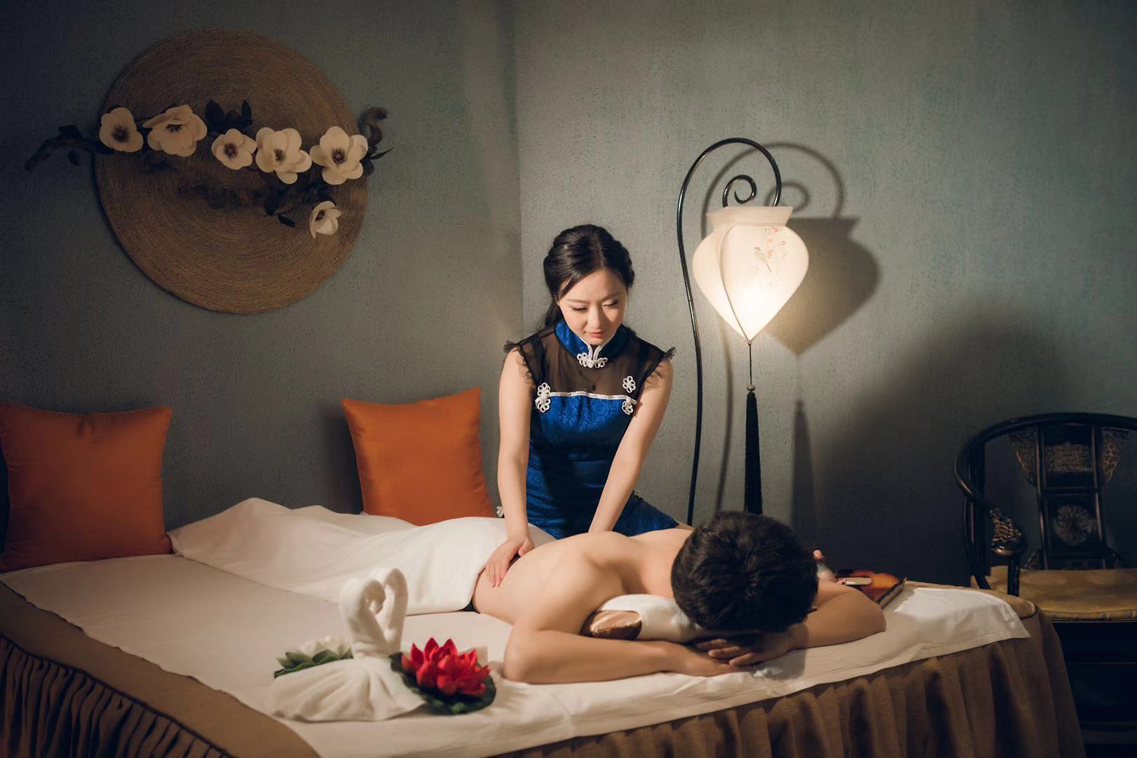 和老板去值得推荐的养生桑拿,无微不至的周到服务